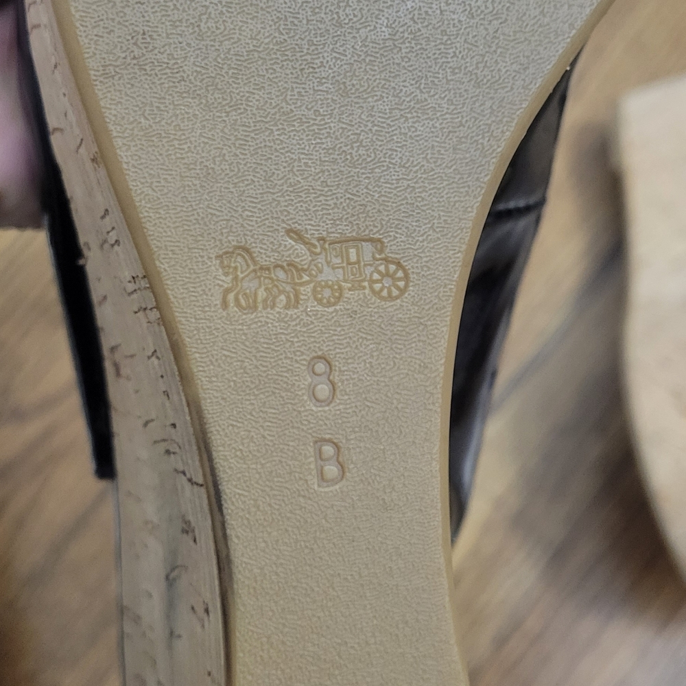 Shoes - Picture 12 of 15